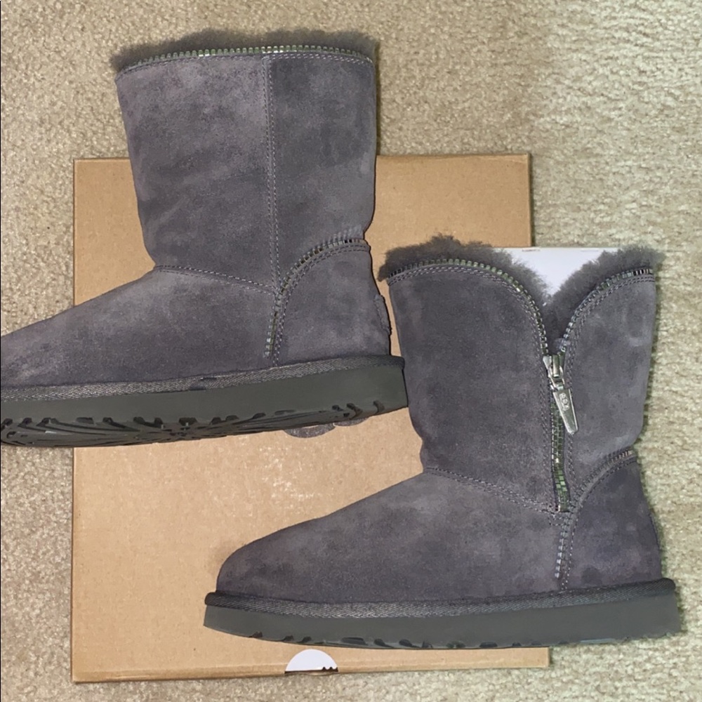 Ugg’s - Picture 2 of 4